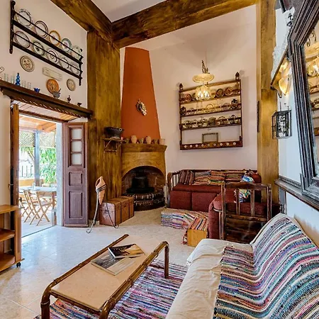 Haras Traditional House Malona Village